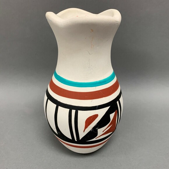 Signed L. Toya Jemez N. M. Albuquerque Native American Pottery Vase 6 5/8" High - Picture 7 of 9